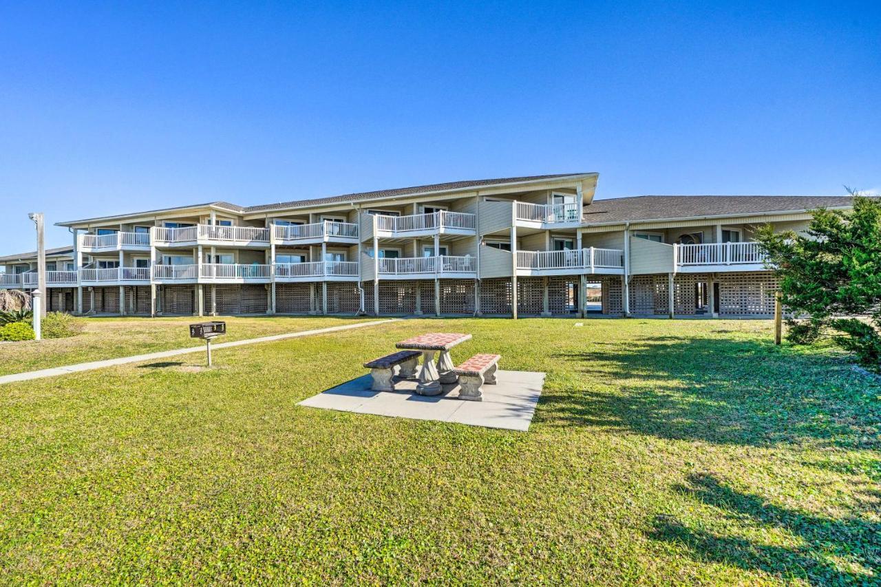Oak Island Beachfront Condo With Community Pool Екстериор снимка