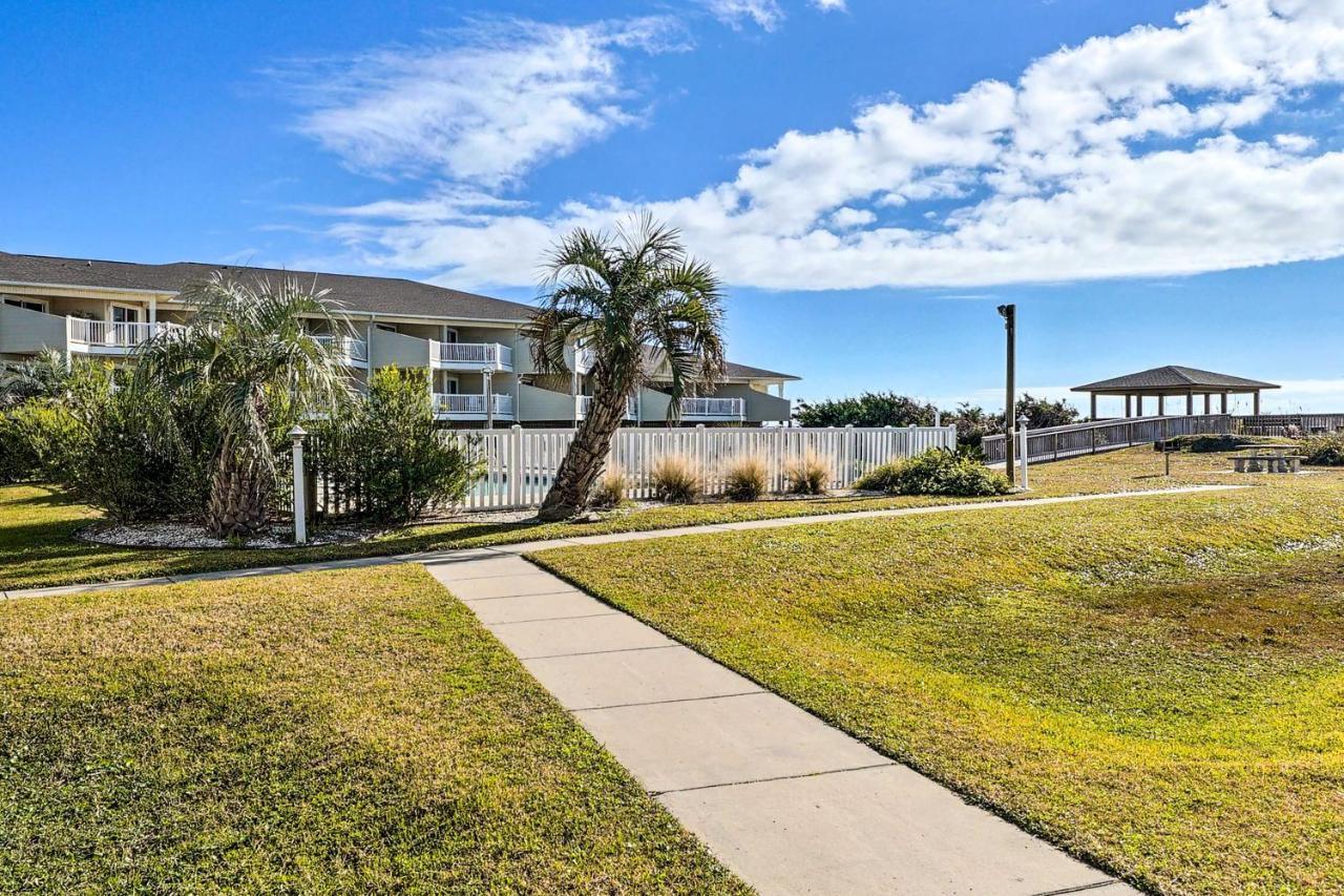 Oak Island Beachfront Condo With Community Pool Екстериор снимка