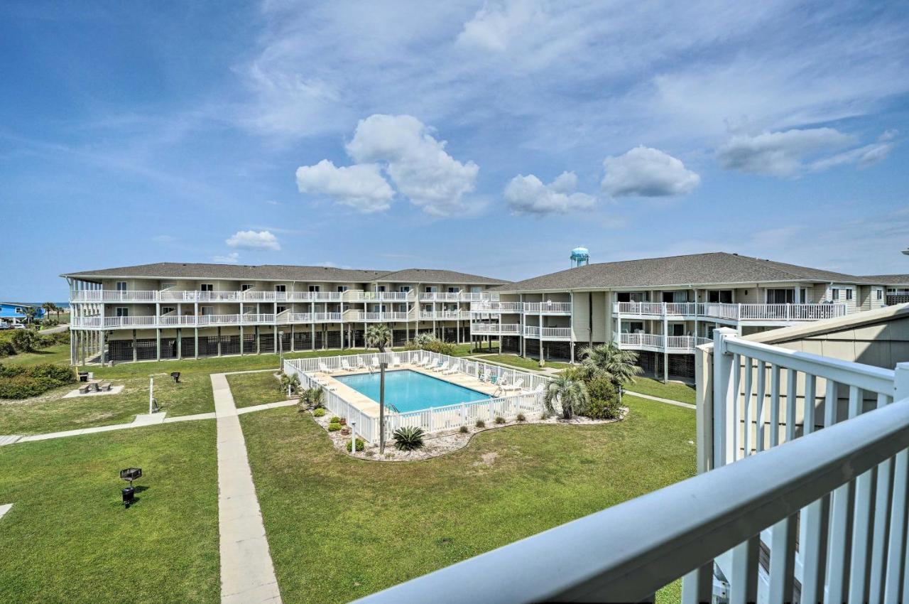 Oak Island Beachfront Condo With Community Pool Екстериор снимка